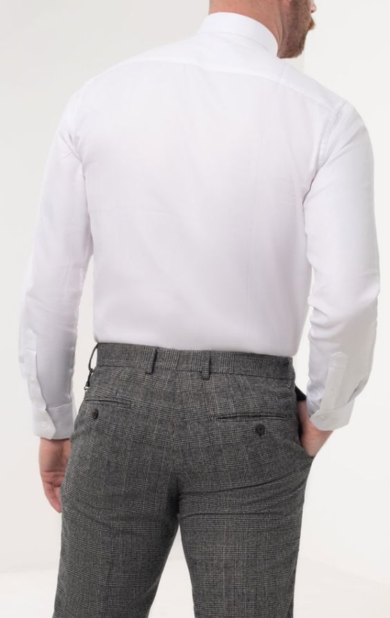 white shirt with collar bar